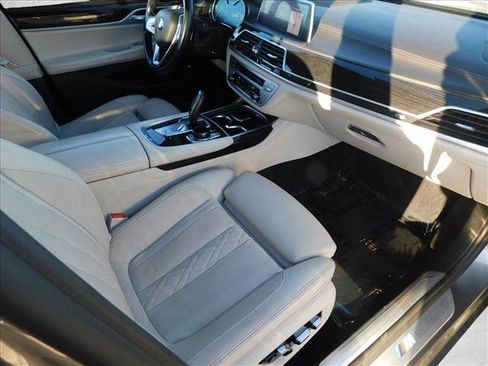 Used 2019 BMW 750i xDrive 750i xDrive w/ Executive Package image 25
