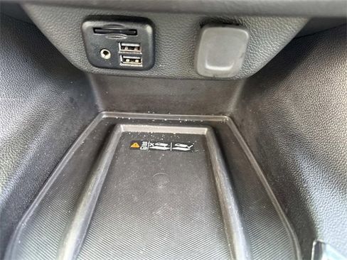 Used 2023 Chevrolet Traverse Premier image 23