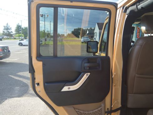 Used 2013 Jeep Wrangler Unlimited Sahara w/ Connectivity Group image 23