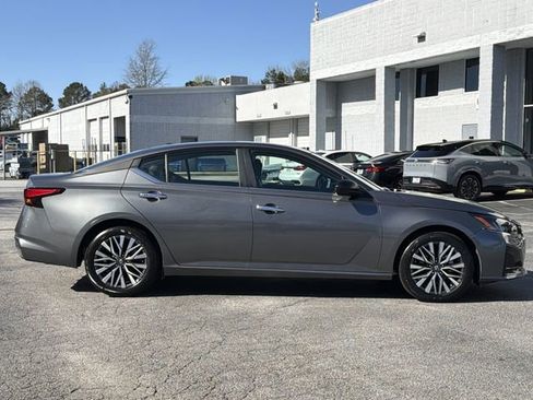 Certified 2025 Nissan Altima 2.5 SV image 26