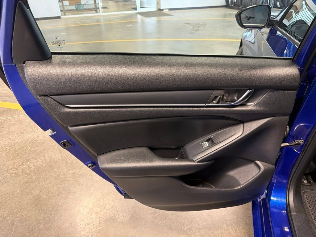 Used 2022 Honda Accord Sport image 25