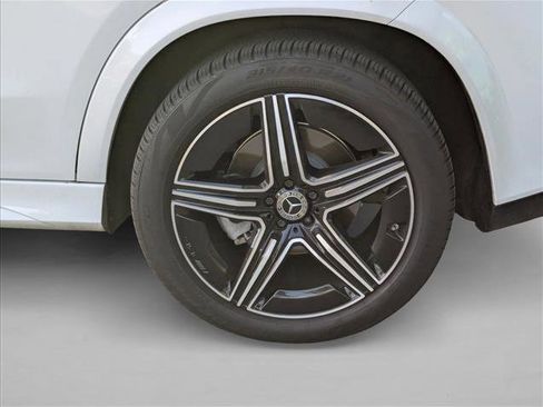 Used 2025 Mercedes-Benz GLE 450 4MATIC image 4