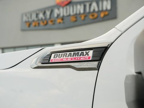 Used 2021 GMC Sierra 2500 AT4 w/ AT4 Premium Plus Package AWD/4WD image 19