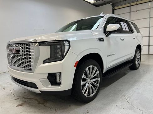 Used 2024 GMC Yukon Denali AWD/4WD image 12