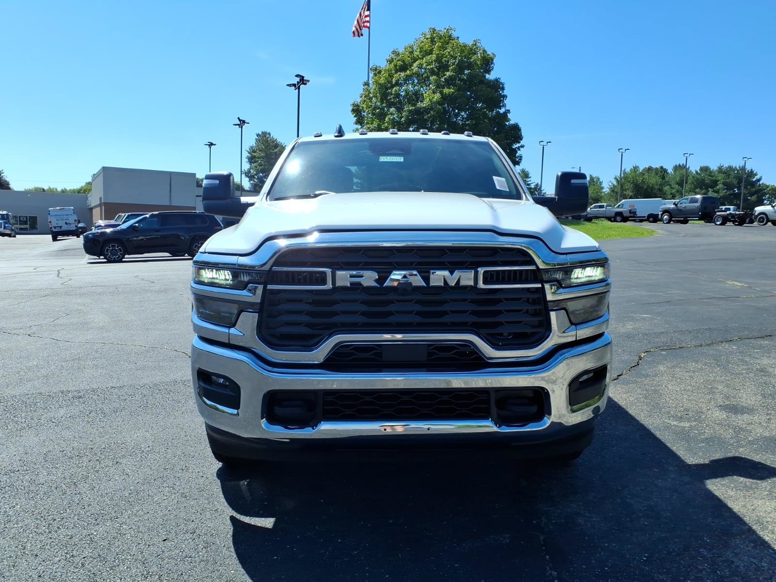 New 2027 RAM 3500 Big Horn AWD/4WD image 2
