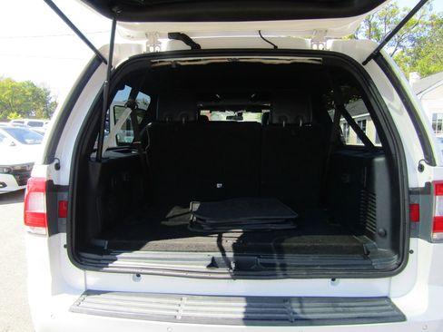 Used 2016 Lincoln Navigator L Select image 36