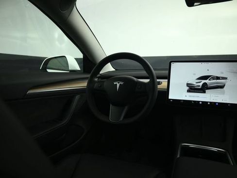 Used 2023 Tesla Model 3 Standard Range RWD image 38