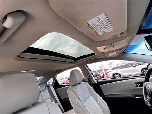 Used 2015 Toyota Avalon XLE Touring image 14