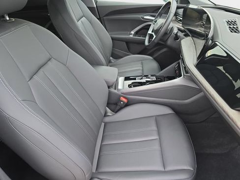 Used 2025 Audi Q5 Premium w/ Convenience Package AWD/4WD image 12