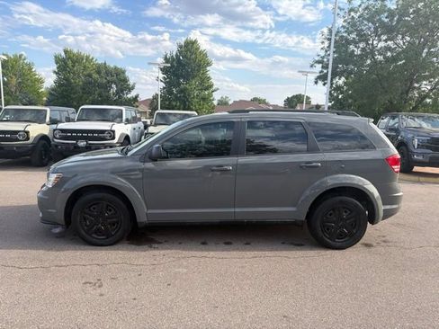 Used 2020 Dodge Journey SE FWD image 5