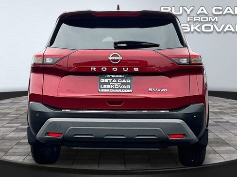Used 2023 Nissan Rogue SV image 4
