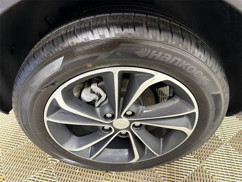 Used 2023 Buick Encore GX Select image 17