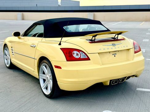 Used 2005 Chrysler Crossfire Limited RWD image 7