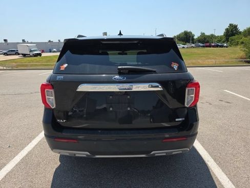 Used 2020 Ford Explorer XLT w/ Equipment Group 202A AWD/4WD image 4