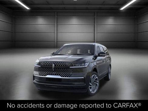 New 2025 Lincoln Navigator L Reserve image 2