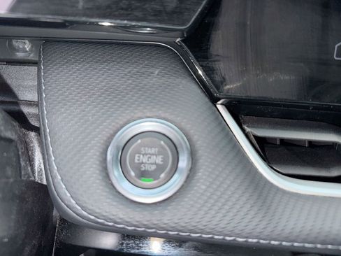 Used 2026 Chevrolet Equinox LT FWD image 22