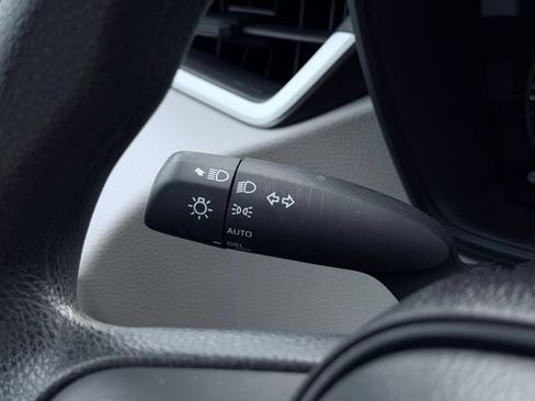 Used 2025 Toyota Corolla LE FWD image 26