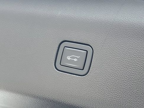 Used 2021 Buick Enclave Essence w/ Trailering Package, 5000 lbs. FWD image 33