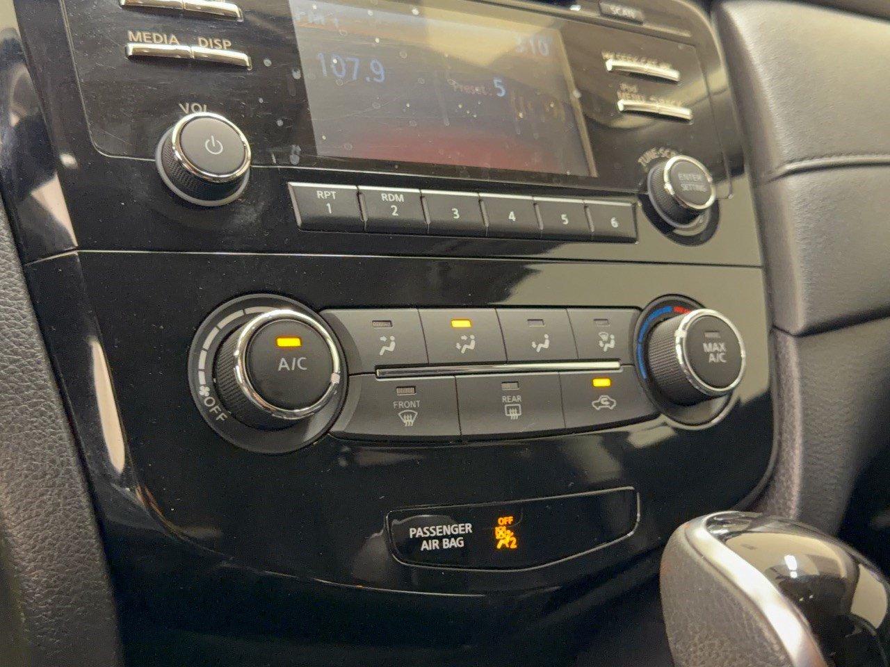 Used 2017 Nissan Rogue S FWD image 22
