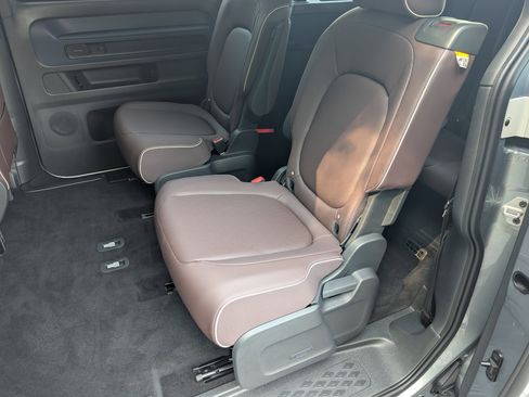 Used 2025 Volkswagen ID. Buzz Pro S Plus RWD image 18