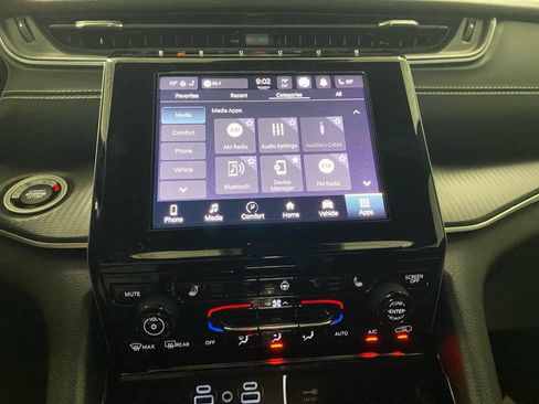Used 2023 Jeep Grand Cherokee Altitude AWD/4WD image 17