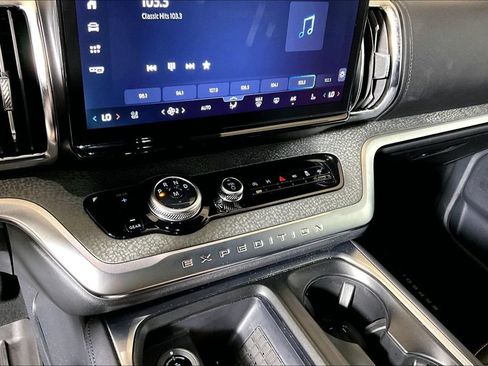 Used 2025 Ford Expedition Tremor AWD/4WD image 26