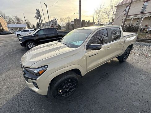 Certified 2024 Chevrolet Colorado Z71 w/ LPO, Dark Essentials Package image 17