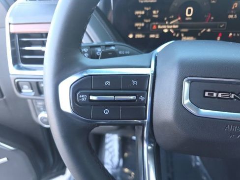 Used 2025 GMC Yukon Denali image 32