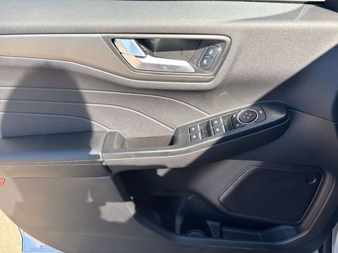 New 2025 Ford Escape PHEV image 12