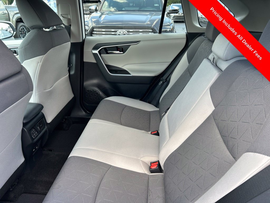 Used 2021 Toyota RAV4 XLE w/ Convenience Package FWD image 14
