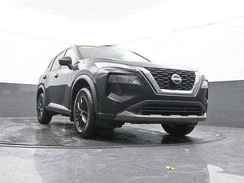 Used 2023 Nissan Rogue S image 38