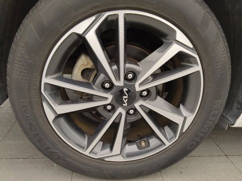 Used 2023 Kia Forte LXS w/ LXS Technology Package FWD image 31