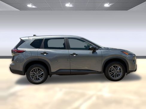 Used 2024 Nissan Rogue S AWD/4WD image 8