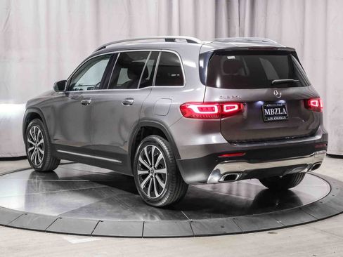 Used 2023 Mercedes-Benz GLB 250 image 2