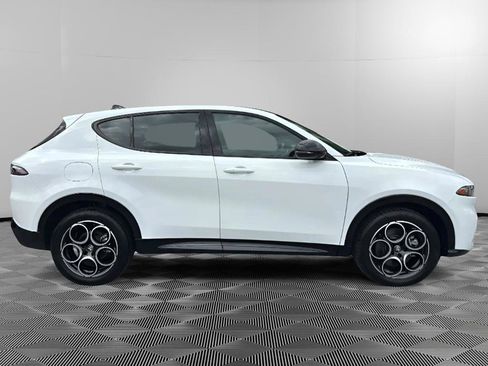 Used 2025 Alfa Romeo Tonale w/ Premium Package AWD/4WD image 6