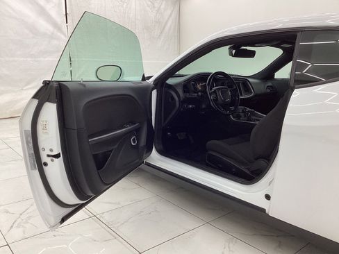 Used 2019 Dodge Challenger SXT RWD image 16
