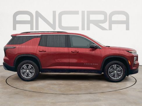 Used 2026 Chevrolet Traverse LT FWD image 15