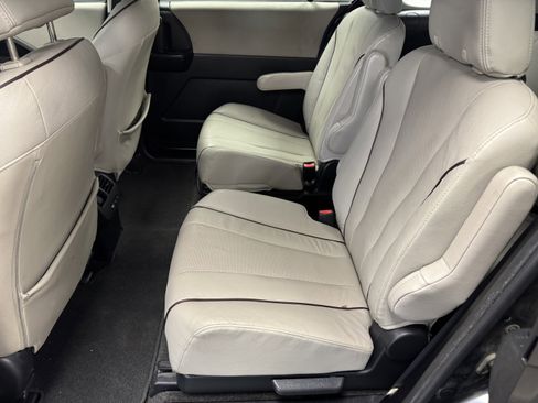 Used 2014 MAZDA MAZDA5 Grand Touring image 11