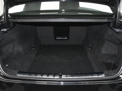 Used 2025 BMW 760i xDrive image 73