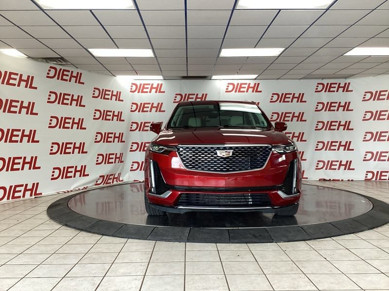 Used 2022 Cadillac XT6 Premium Luxury FWD image 2