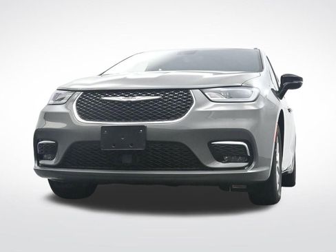 Used 2025 Chrysler Pacifica Select image 31