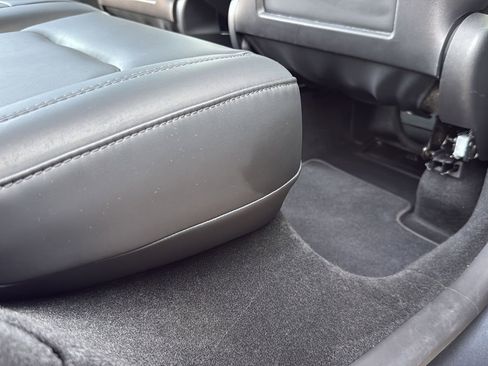 Used 2022 Tesla Model Y Long Range AWD/4WD image 26