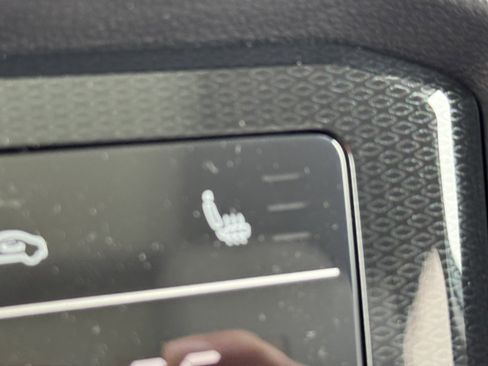 New 2025 Volkswagen Taos SE image 23