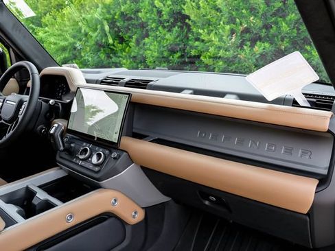 New 2026 Land Rover Defender 110 X AWD/4WD image 19