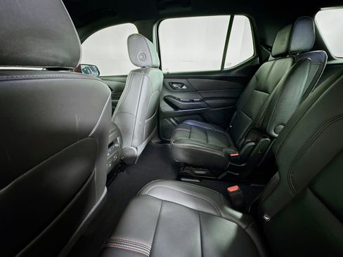 Used 2024 Chevrolet Traverse RS image 24