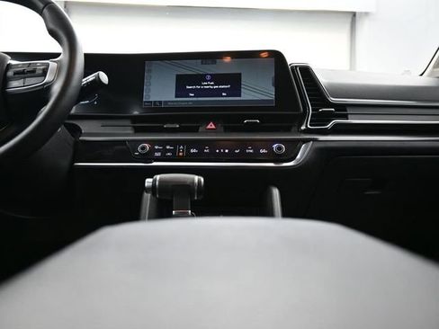 Used 2023 Kia Sportage EX image 16