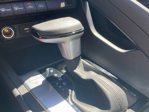 Used 2023 Hyundai Elantra SEL image 6