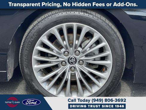 Used 2022 Toyota Avalon Limited w/ Advanced Safety Package FWD image 10