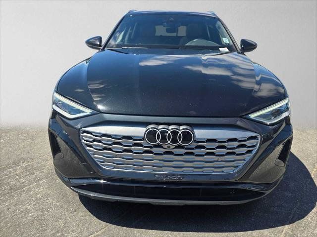 Used 2024 Audi Q8 e-tron Premium Plus AWD/4WD image 8