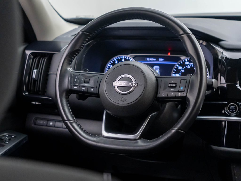 Used 2024 Nissan Pathfinder SV AWD/4WD image 13